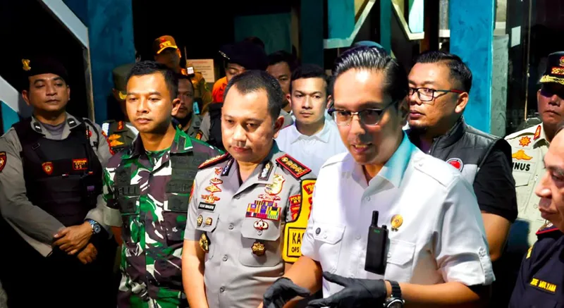 Belum Terdaftar sebagai Wajib Pajak Daerah, Usaha Tempat Hiburan di Medan Disegel