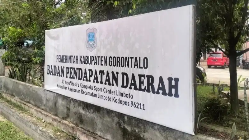 gamabr-bapenda-gorontalo-tertibkan-reklame-ilegal-yang-belum-masuk-basis-data-pajak-daerah